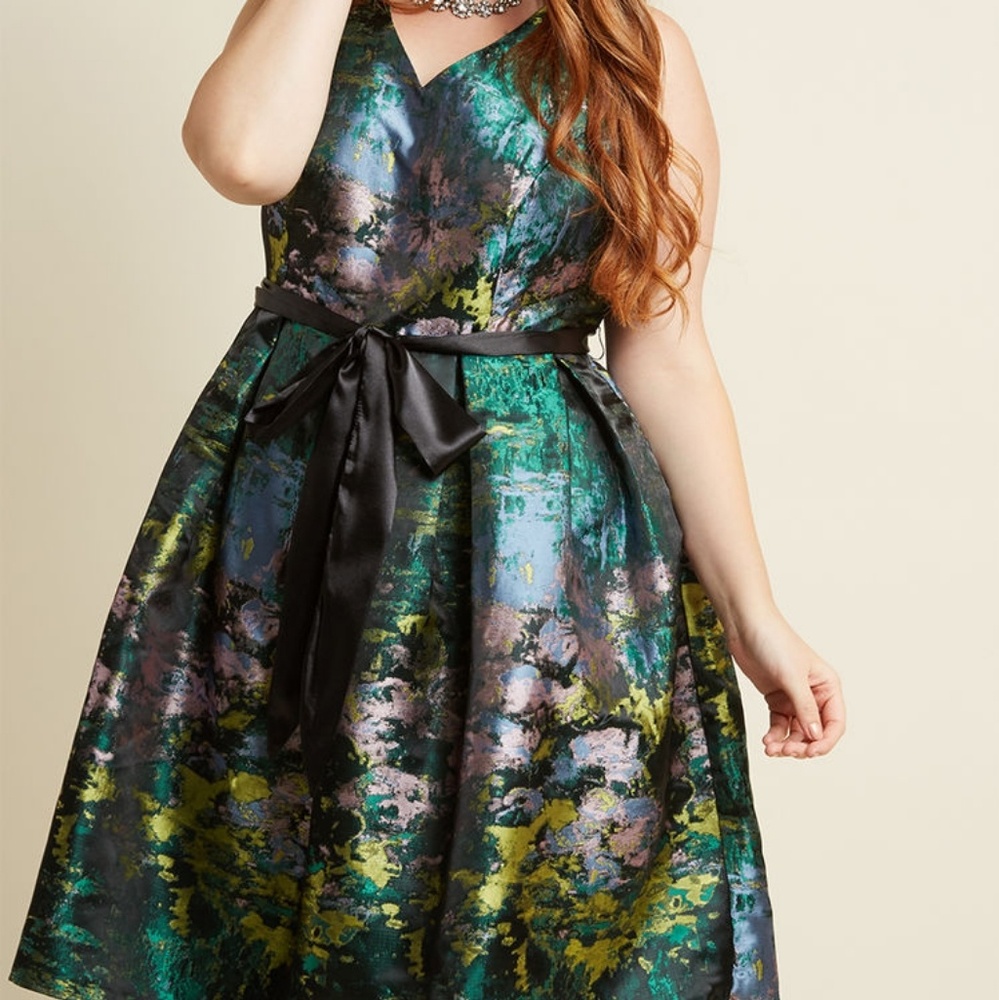 Monet style dress with pockets